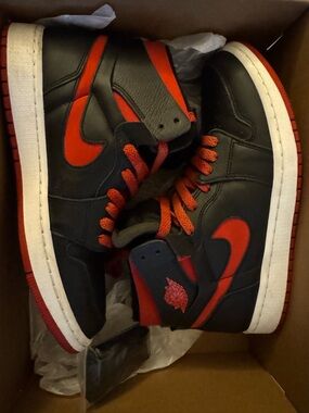 Women’s Air Jordan 1 Zoom CMFT Black/Red size 11 in Women/Men 9.5